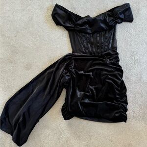 Super cute black cocktail dress. Women’s size medium